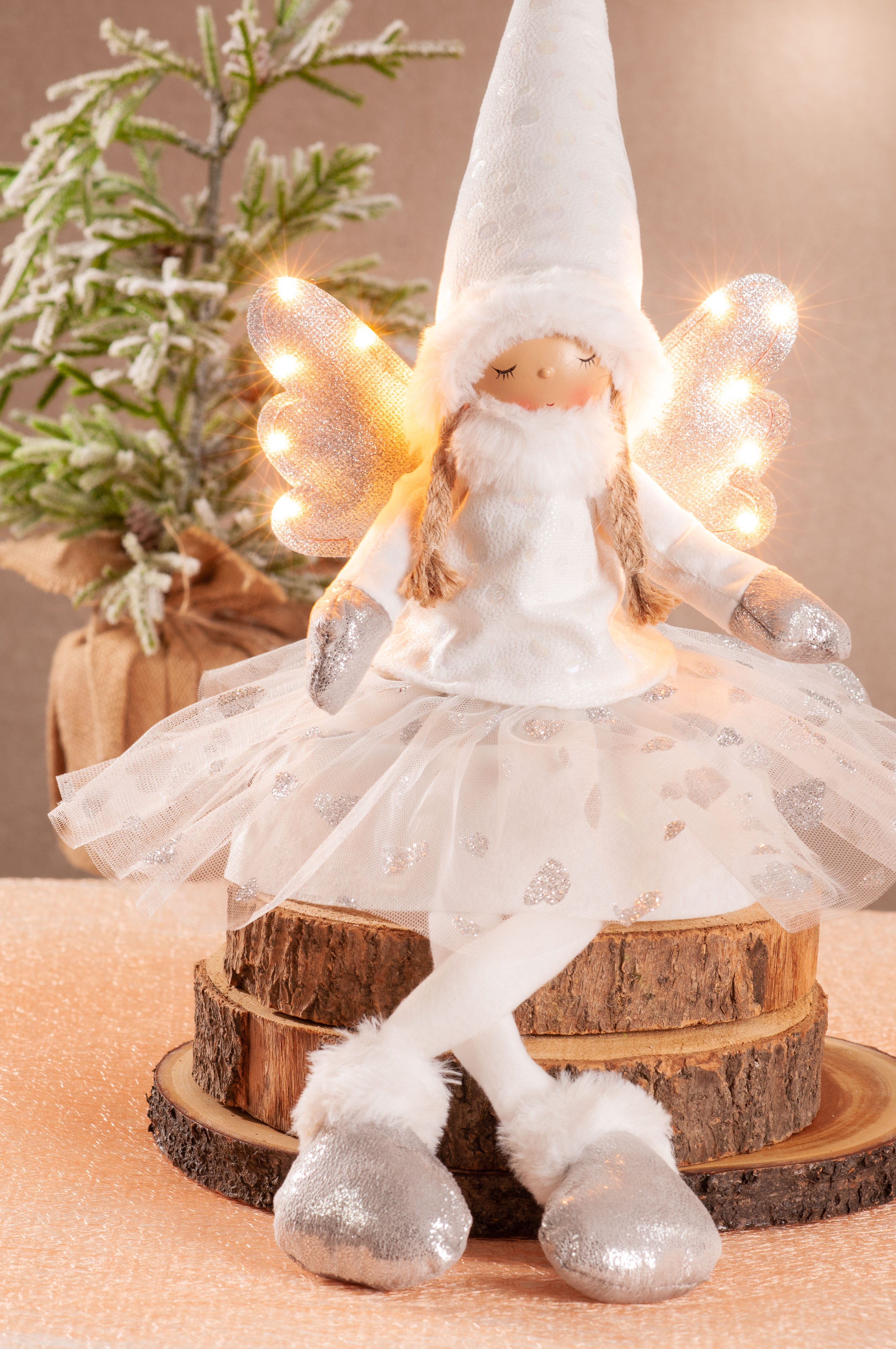 X528-53 RIA krásná svítící panenka 53 cm od Paramit